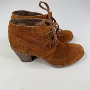 Clarks Brown Suede Lace Up Heeled Ankle Booties Size 8.5